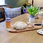 7 Bed In Workington Oc-77660 * Ullock