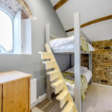 בית נופש 7 Bed In Workington Oc-77660 *